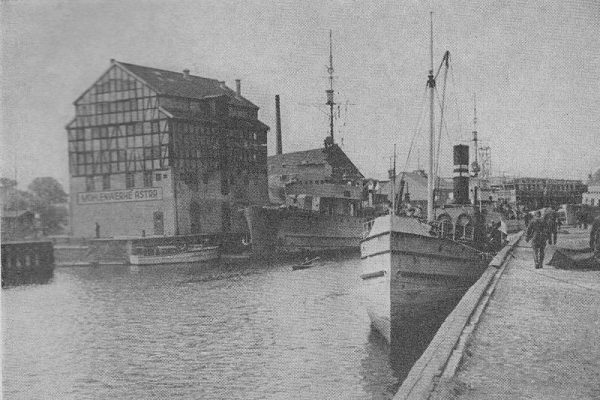 1945